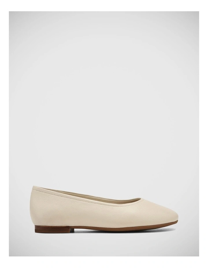 Angelic Leather Ballet Flat in Vintage Ivory