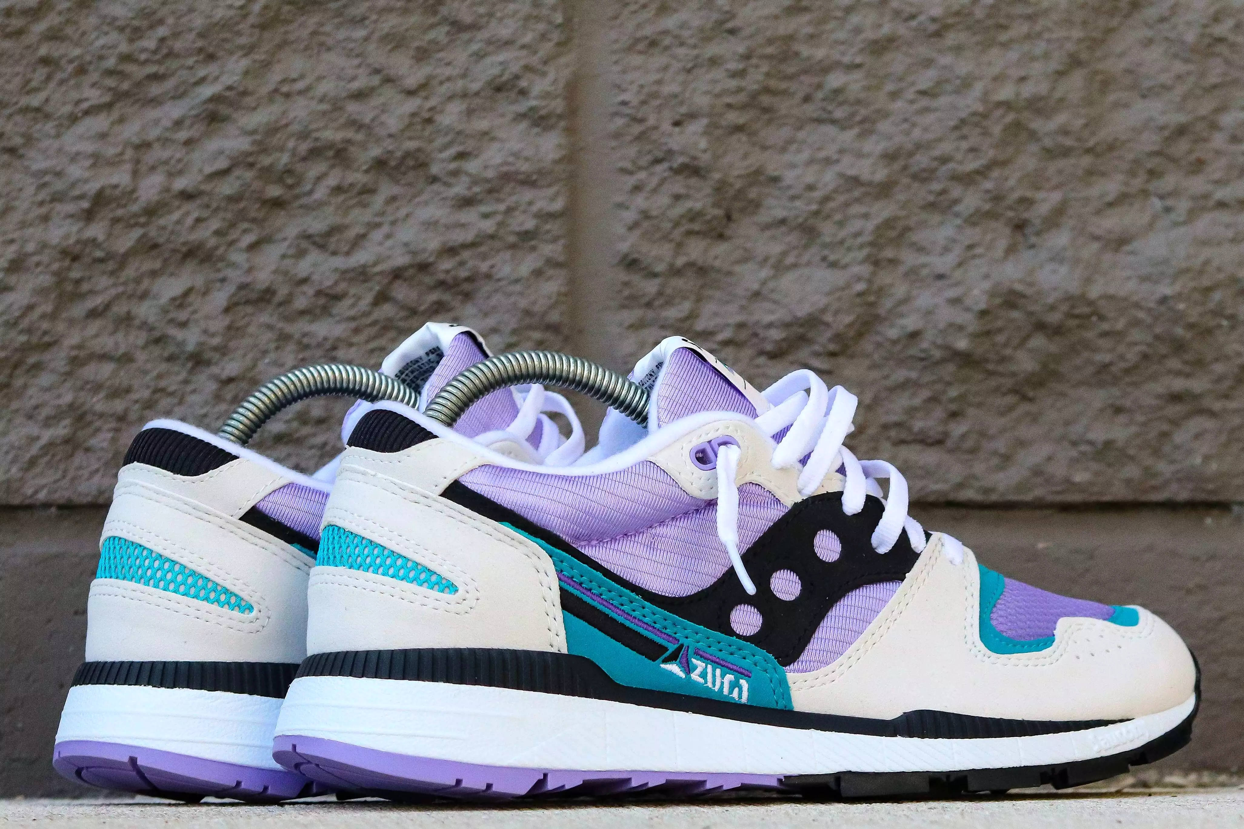 AZURA WHT/VIOLET/CAPRI