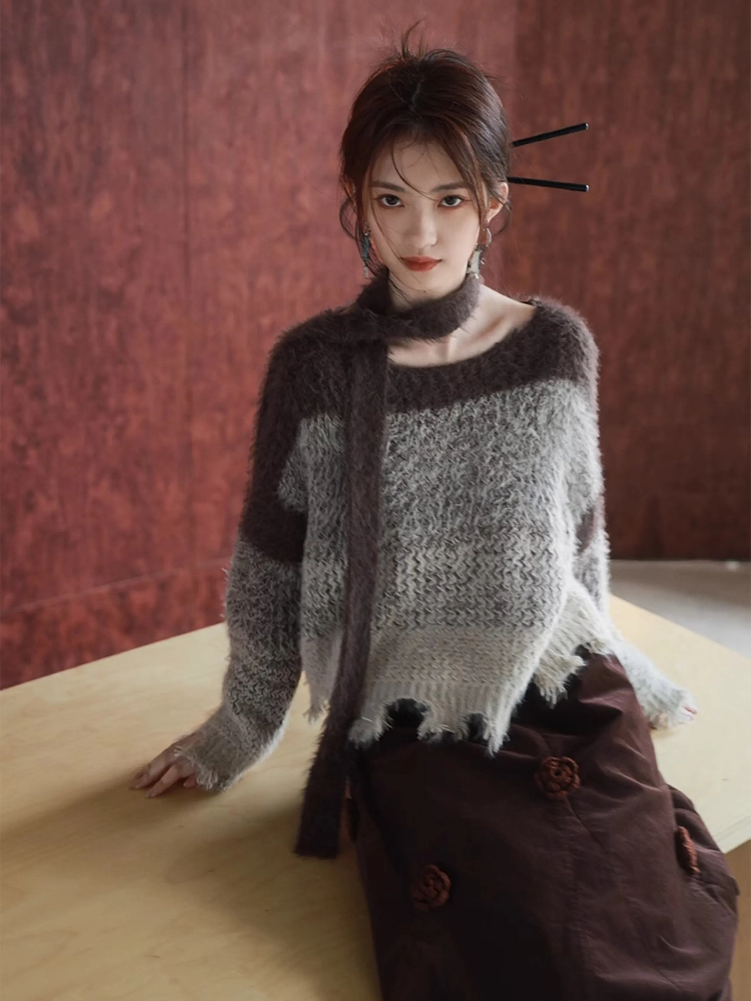 Border Color Loose Sweater & Scarf