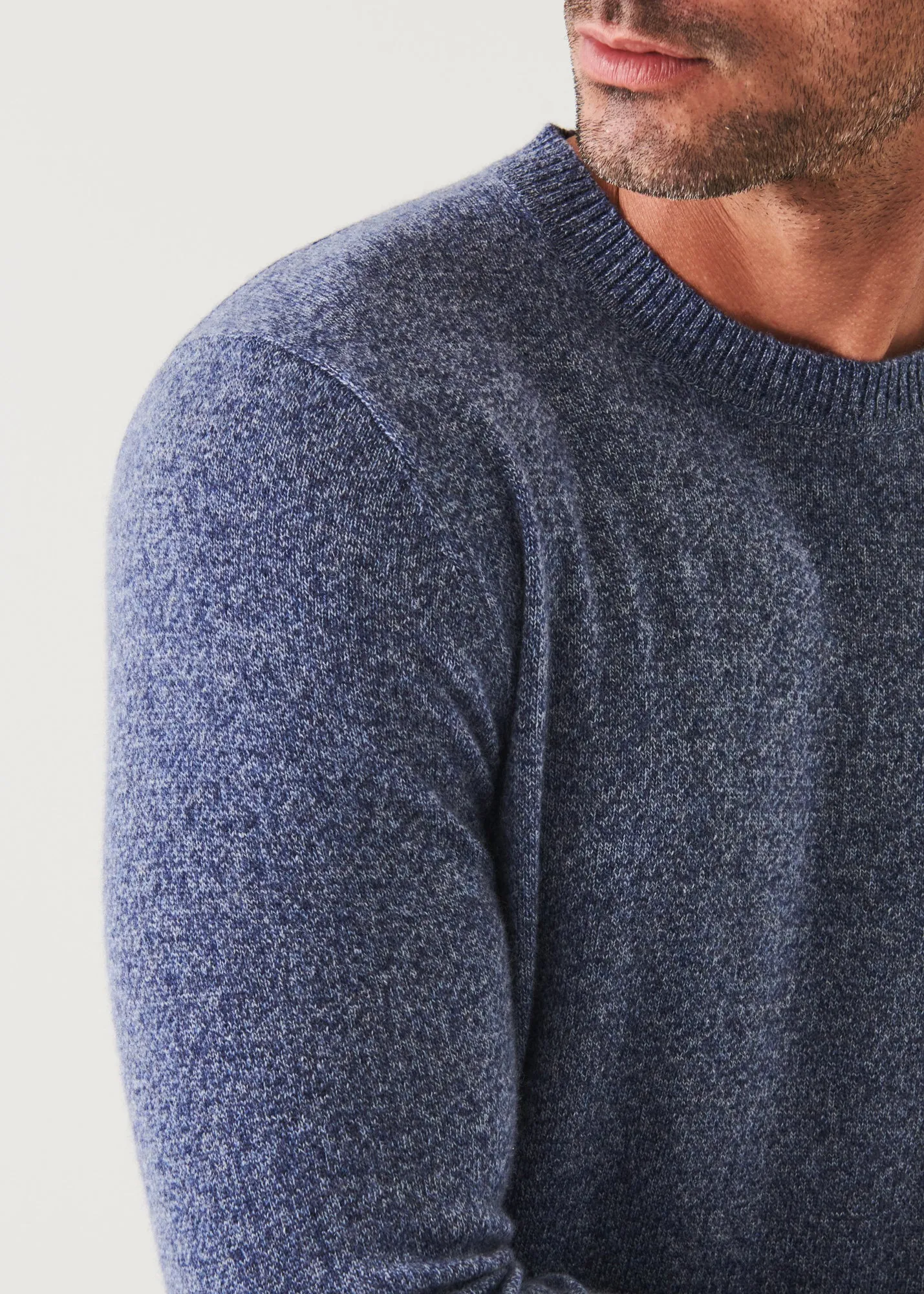 CASHMERE CREWNECK