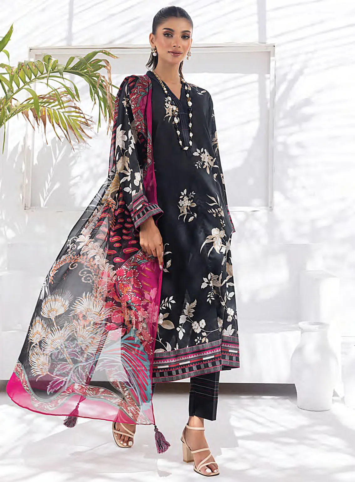 Komal Signature Prints By Lakhany Printed Lawn 3 Piece Unstitched Suit LSM24KS LG-MM-0107