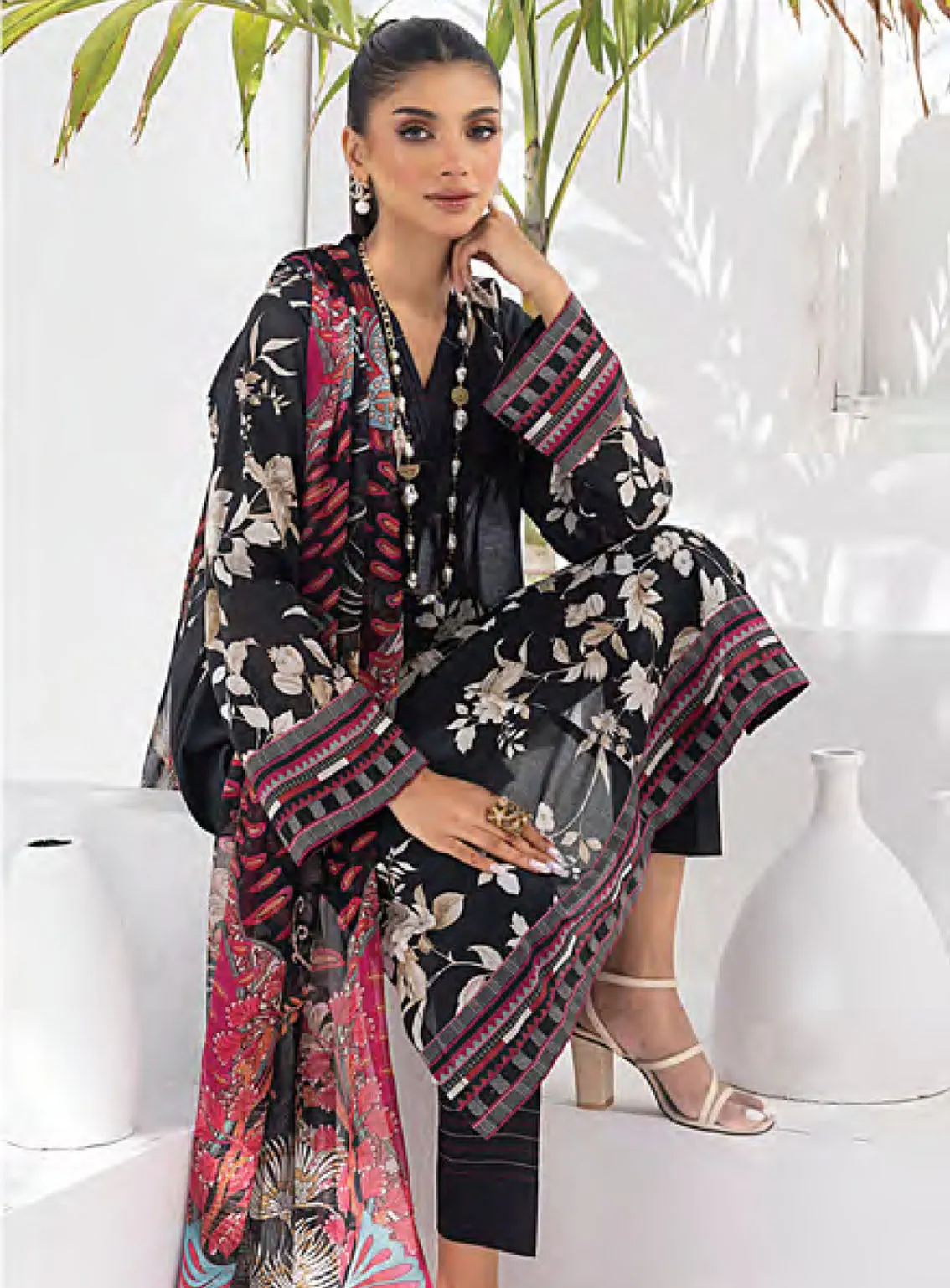 Komal Signature Prints By Lakhany Printed Lawn 3 Piece Unstitched Suit LSM24KS LG-MM-0107