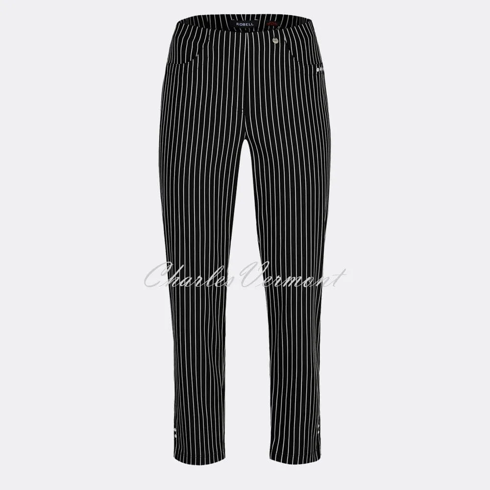 Robell Bella 09 - 7/8 Cropped Trouser 52483-54567-90 (Black & White)