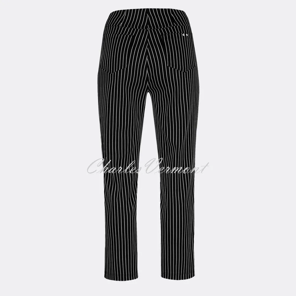 Robell Bella 09 - 7/8 Cropped Trouser 52483-54567-90 (Black & White)