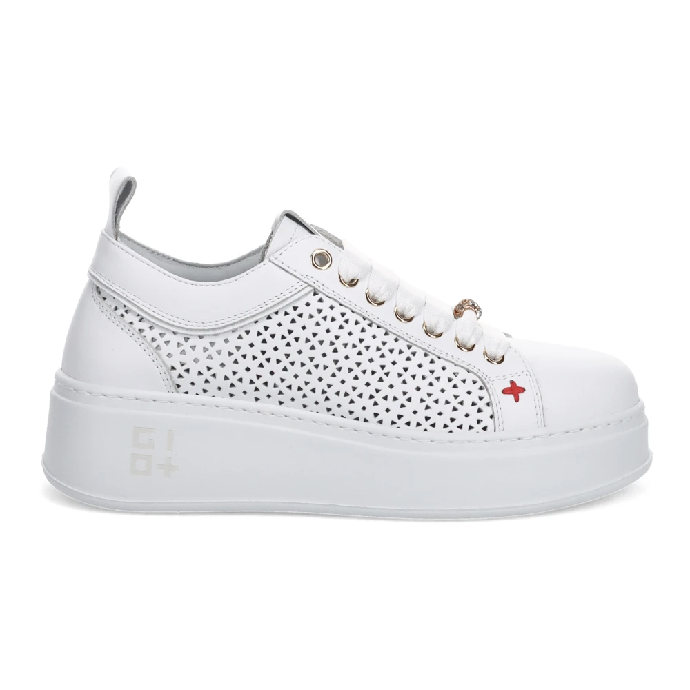 Sneakers bianche in pelle perforata con cavigliera blu