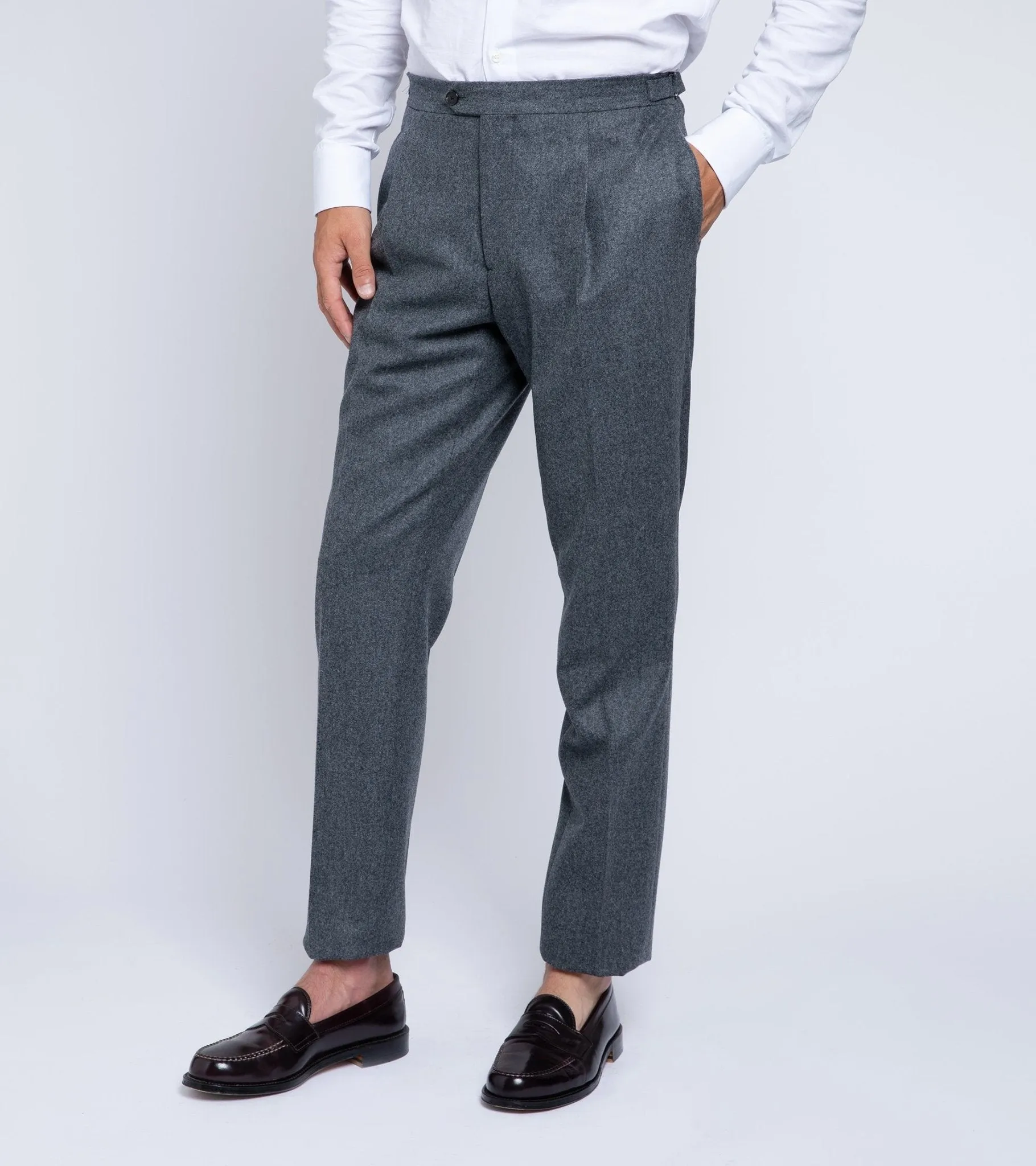 Trunk Winsley Single Pleat Wool Flannel Trousers: Charcoal