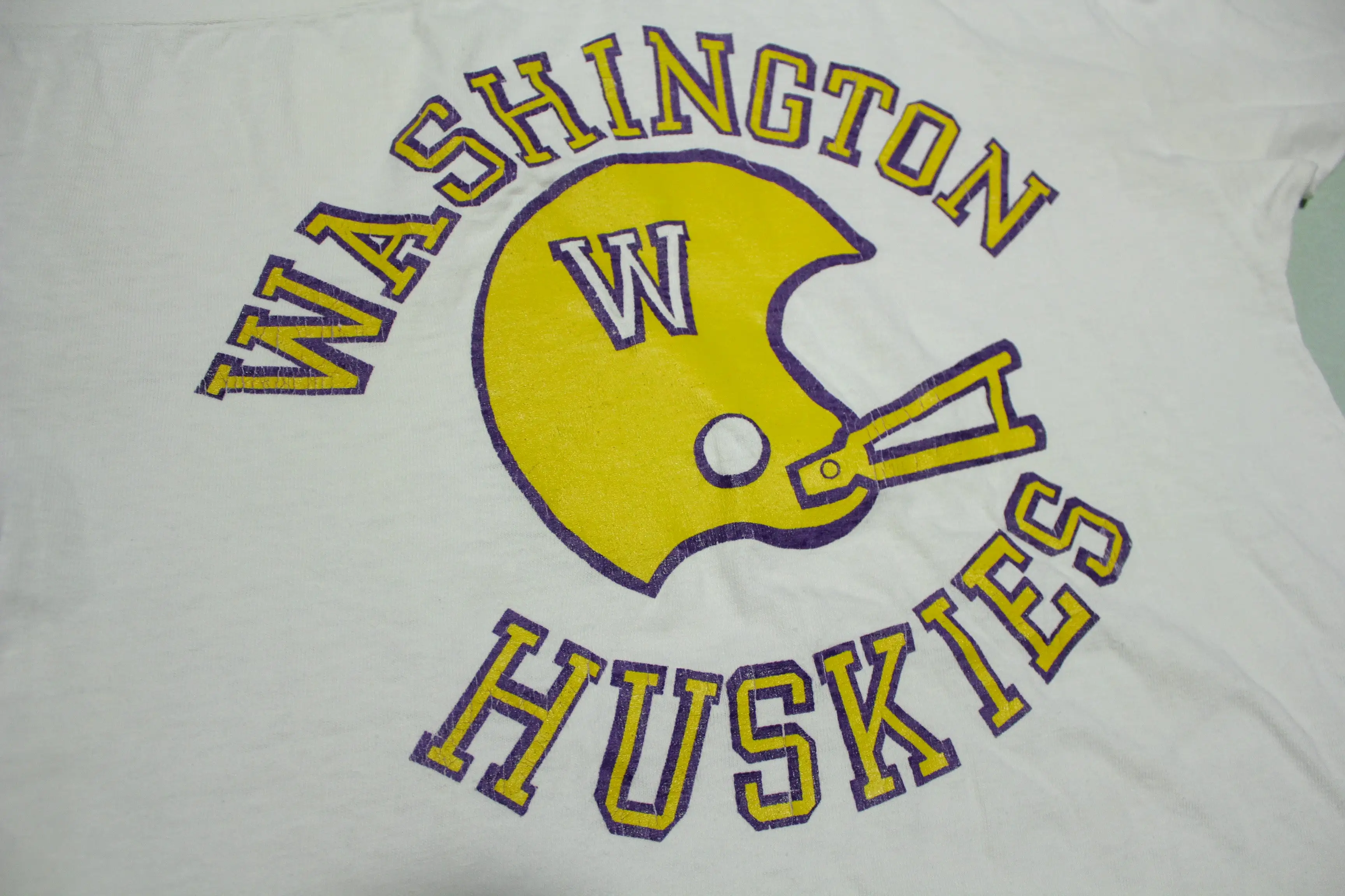 Washington Huskies Helmet Vintage 80's Southern Athletic T-Shirt Jersey