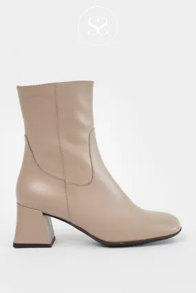 WONDERS H-6212 TAUPE LEATHER BLOCK HEEL ANKLE BOOTS