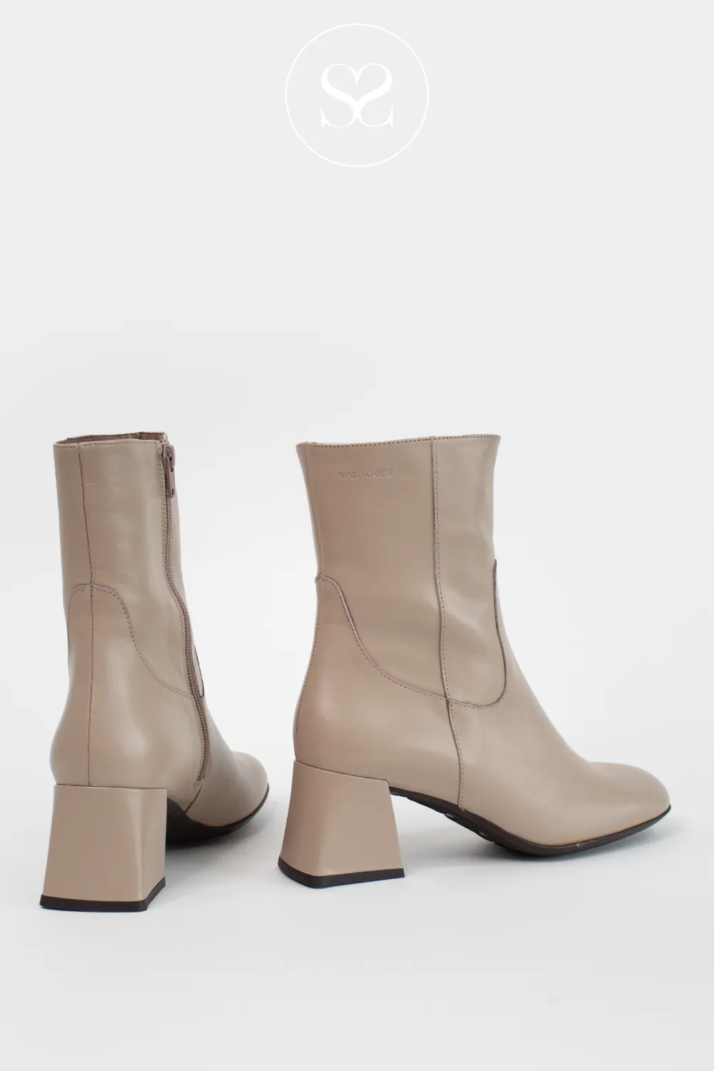 WONDERS H-6212 TAUPE LEATHER BLOCK HEEL ANKLE BOOTS