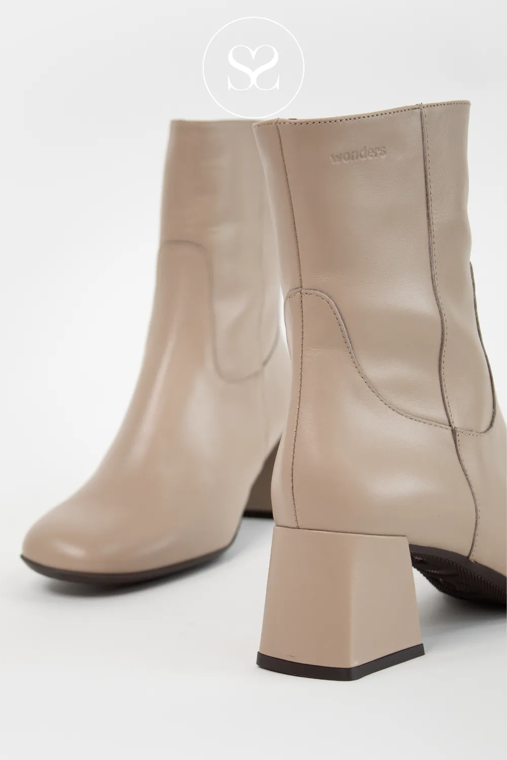 WONDERS H-6212 TAUPE LEATHER BLOCK HEEL ANKLE BOOTS